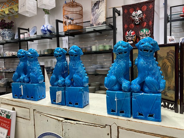Three pairs of blue fu dogs