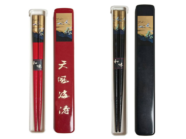 Red and black crane design chopsticks with case
