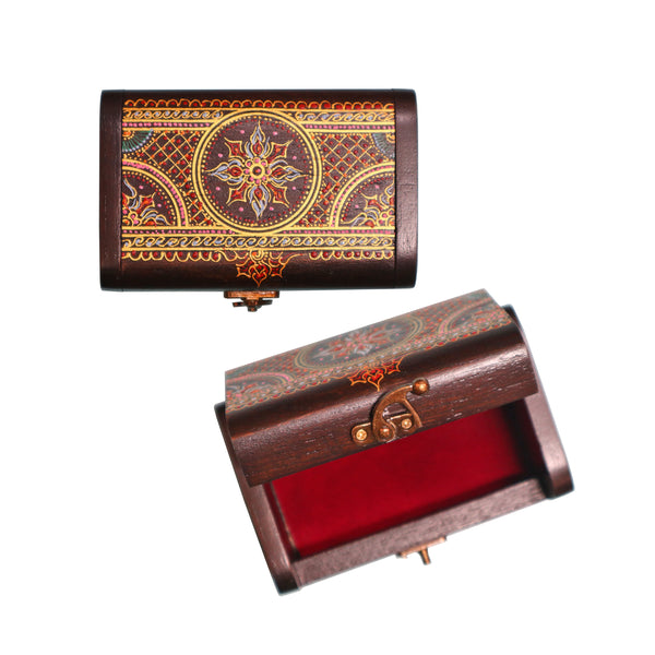 Wooden box with inlay design top, open and closed