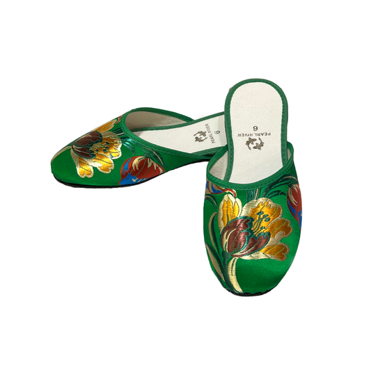 Green slippers with shiny tulip design