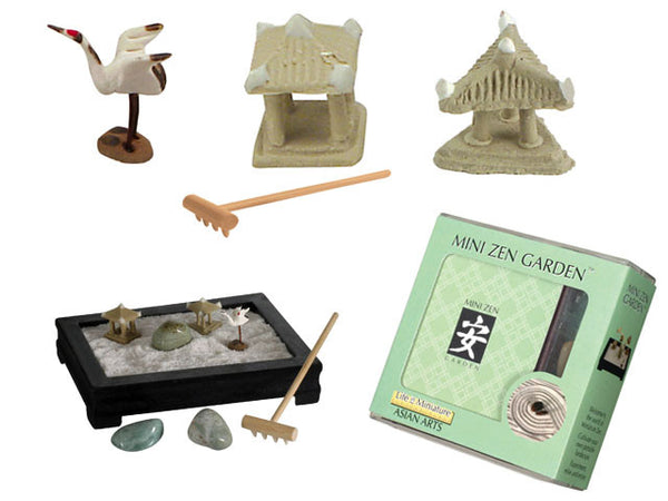Mini zen garden kit box, 3 figurines, mini zen garden set displayed