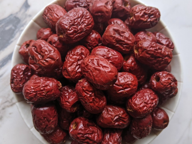 Dish of dried red dates