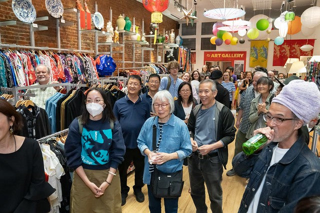 Crowd at the Pearl River Mart Soho location