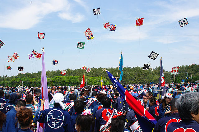 Large group flying kites