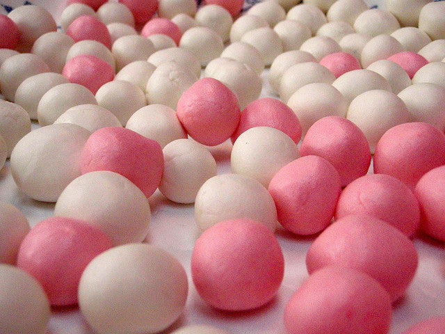 Many pink and white tangyuan