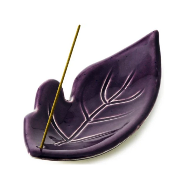 Plum leaf shaped holder