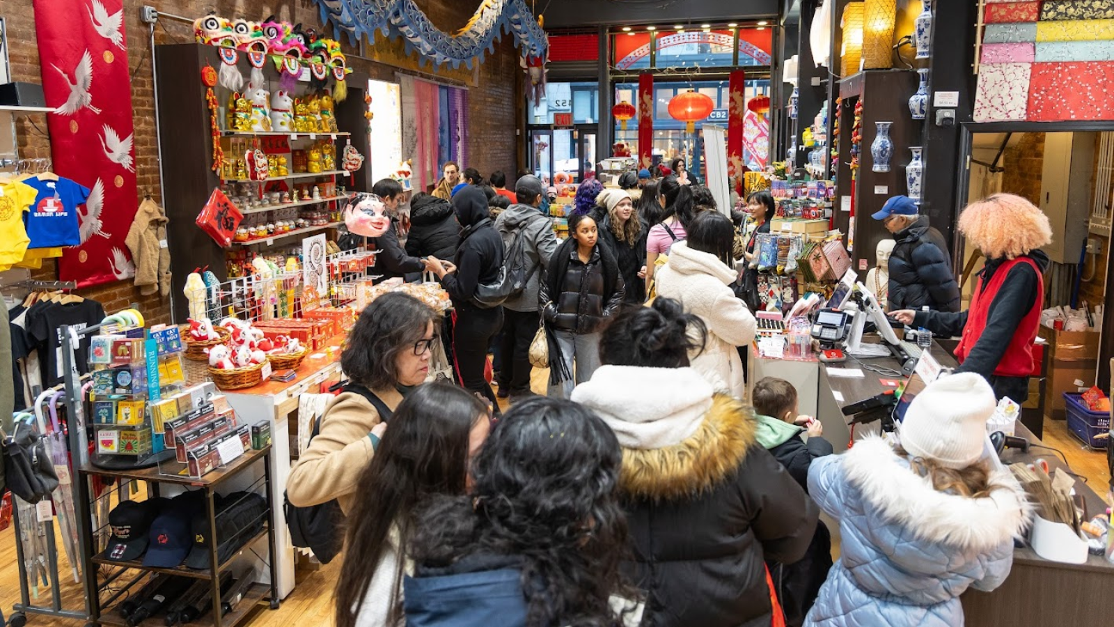 Busy sales floor at the Pearl River Mart Soho location